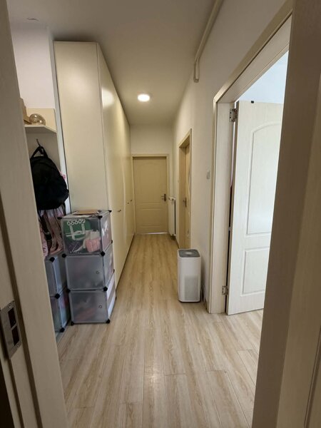 Crangasi, Emag, zona case